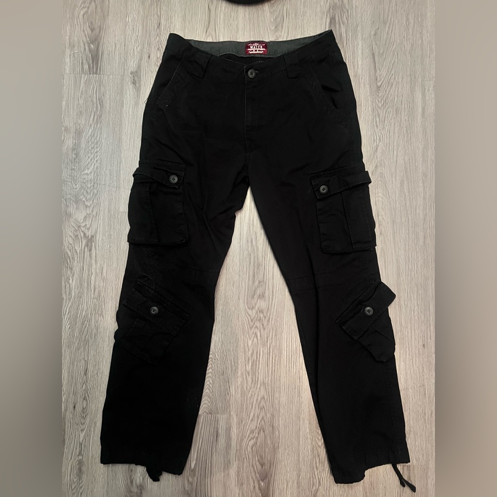Black Men's Cargo Pants with Multi-Pocket Utility